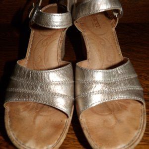 Born Silver Leather Sandals, 3-1/2" Heel, 8, 39